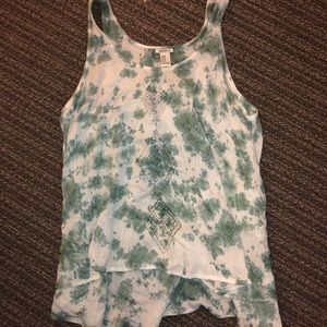 Green and white detailed tank top.